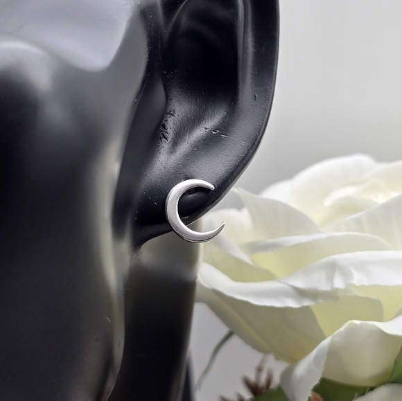 ❤️ MEDIA LUNA STUD EARRINGS - Picture 4 of 6